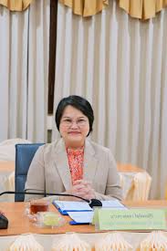 รองผู้อำนวยการสำนักงานกองทุนเพื่อโครงการอาหารกลางวัน